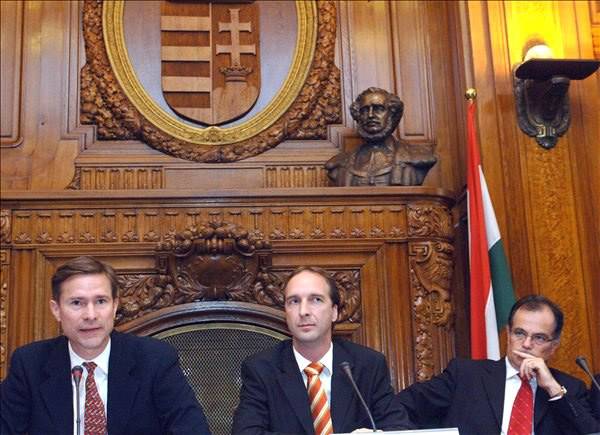 Magyarország GDP-arányos államadóssága 2011-től csökkenhet