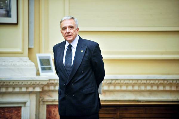 Isărescu beszólt a bankoknak