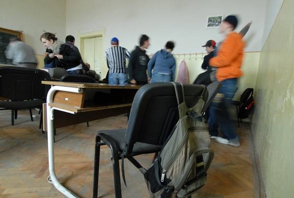 A magyar tannyelvű osztályok sorsáról tanácskoztak Marosvásárhelyen 