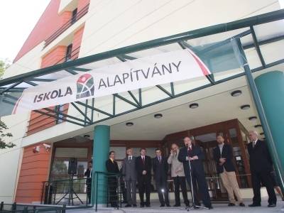 Átadták az Iskola Alapítvány tanári lakásait Kolozsváron 