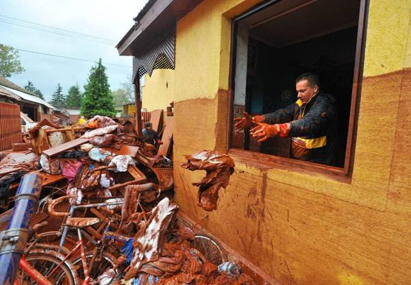 Marsbéli táj maradt az iszap után