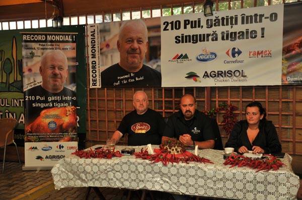 &bullet;  Fotó: Bone Ewald