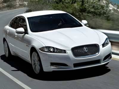 A Jaguar felfrissítette az XF típust
