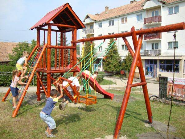 Játszótér tanintézményeknek pályázatból