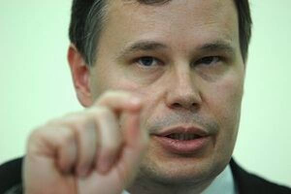 Franks rábólintott a béremelésre