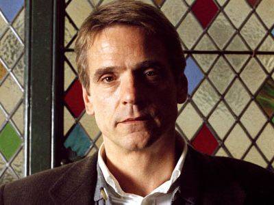 Torockón pálinkázott Jeremy Irons