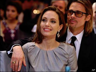 Könnyek közt vette át békedíját Angelina Jolie a Berlinalén