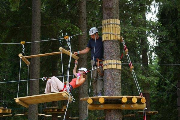 Szombaton nyílik Hargitafürdőn Románia legszínvonalasabb akrobatikus élményparkja