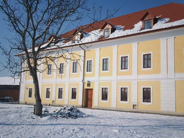 Hajdani fényében pompázik a marosugrai Haller-kastély