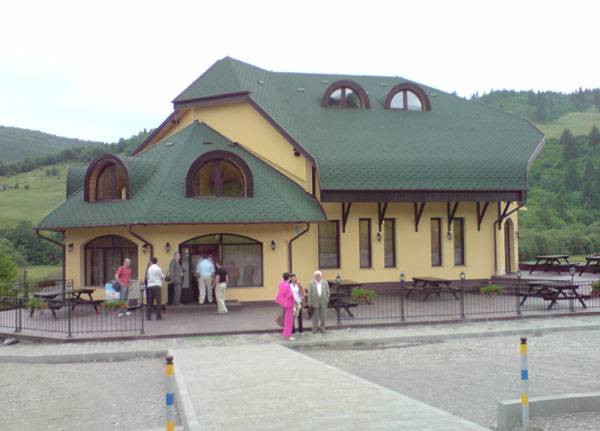 Panzió nyílt Katrosában