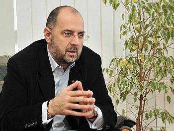 Kelemen Hunor: felelősségvállalással is elfogadható a kisebbségi törvény