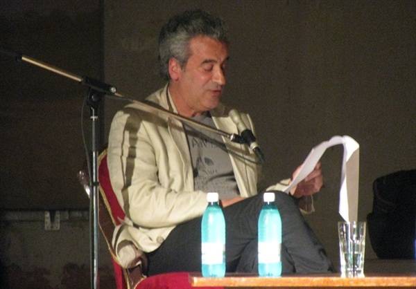 Élményeiről mesélt, regényéből is felolvasott Kepes András Nagyváradon