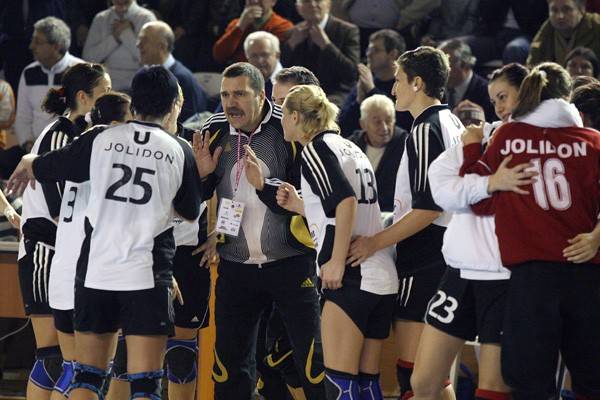 Kézilabda: Olimpiai bajnokok az U útjában