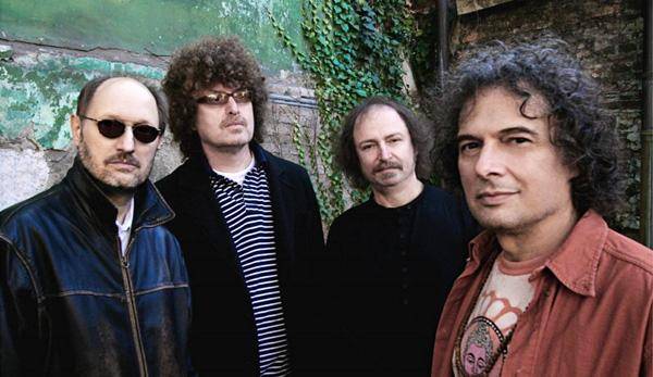 Ufóshow-t ígér harmincadik születésnapi koncertjére a KFT zenekar