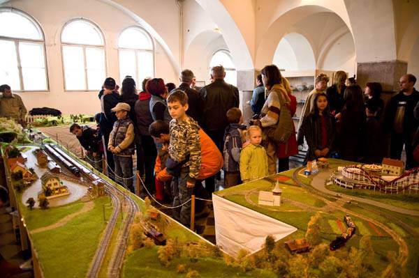 Kiállítás a kommandói erdei vasút megmentéséért
