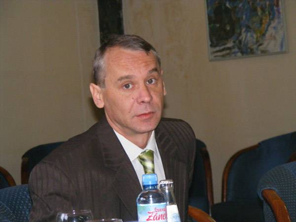 Klárik László: a kormány politikai alapon bírálja el az önkormányzatok pályázatait 
