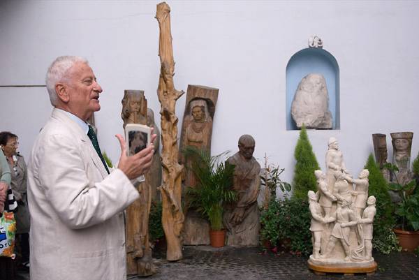 Bemutatták Szervátiusz szobrát a Kolozsvári Magyar Napokon