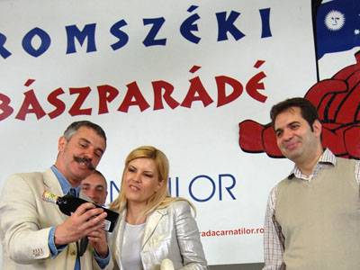 Kaland, kolbász és szekértábor