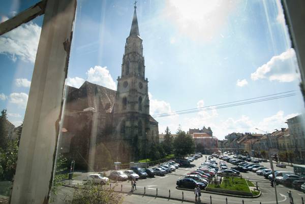 Kofák lephetik el a Főteret