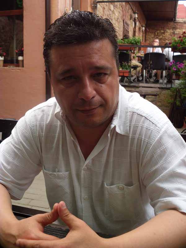 A hegedűje a második felesége – Interjú ifj. Koppándi Jenővel