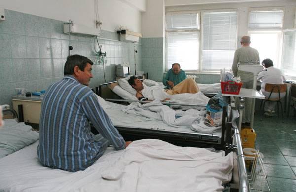 Orvosok exodusa: tömegesen hagyják el Romániát az egészségügyi dolgozók