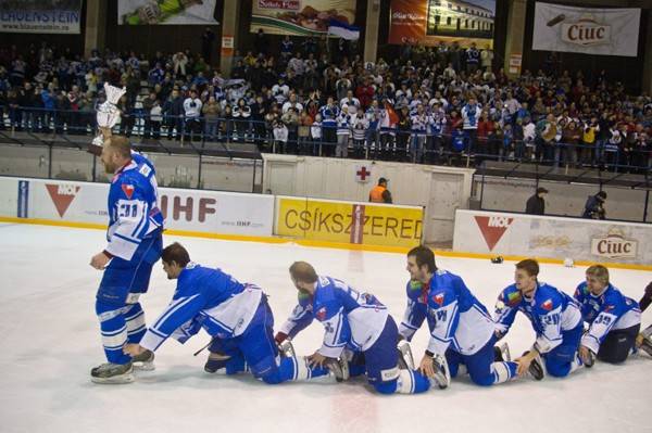 Jégkorong: Két ország bajnoka a HSC