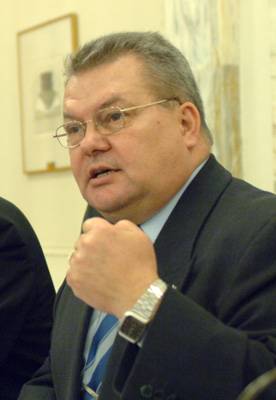 Lakatos Péter: „A kormány hülyének nézi az országot”