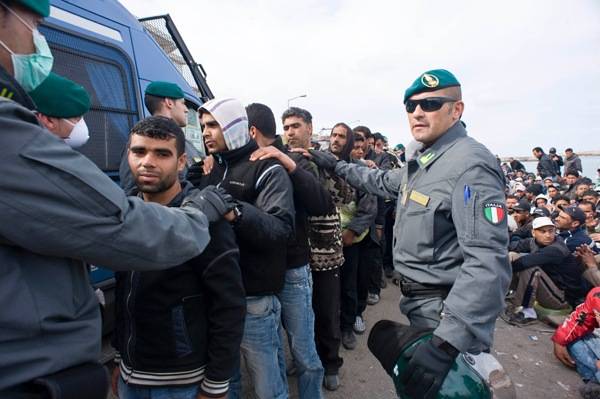 Jönnek a tunéziaiak