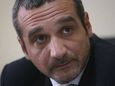 Leváltották a munkaügyi minisztert – Lăzăroiu helyére Sulfina Barbu került