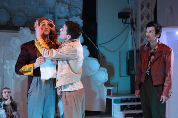 Testbeszéd és esti mese herceggel és hercegnővel