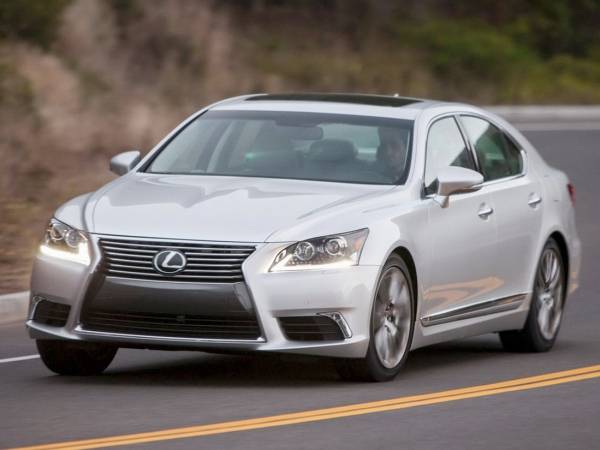 Sportosabb a Lexus zászlóshajó-limuzinja