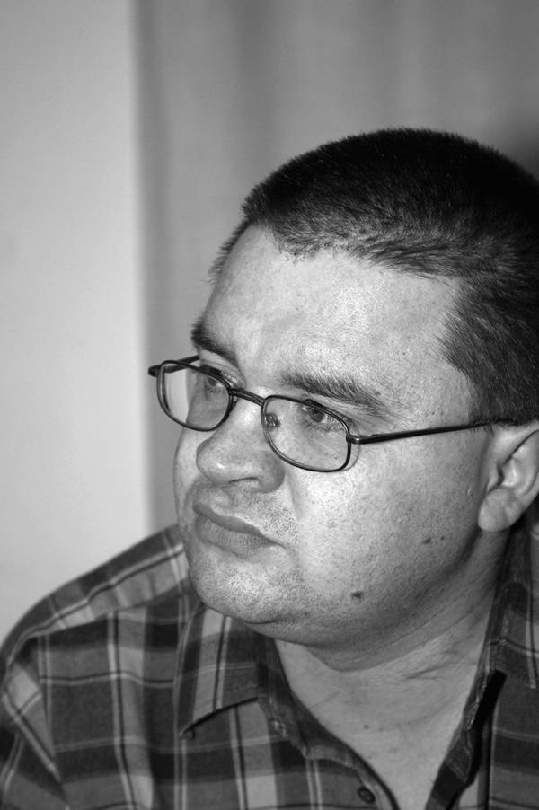 Félig-meddig távol a közügyektől – beszélgetés Lövétei Lázár László költővel, műfordítóval