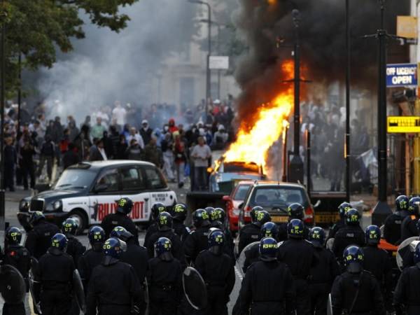 Közel a tűzhöz: helyszíni beszámoló Londonból