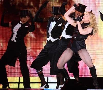 Füttykoncert fogadta Madonnát Bukarestben