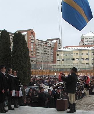 Székely zászló a megyeházán 