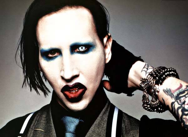 Marilyn Manson ellen tiltakoznak a katolikusok