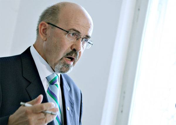 A Nemzeti Liberális Párt benyújtja a bizalmatlansági indítványt , az RMDSZ később dönt