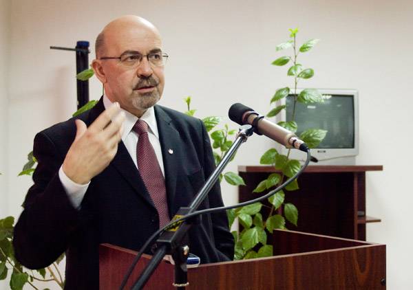 Kormányt buktatna az ellenzék, az RMDSZ nem támogat bizalmatlansági indítványt