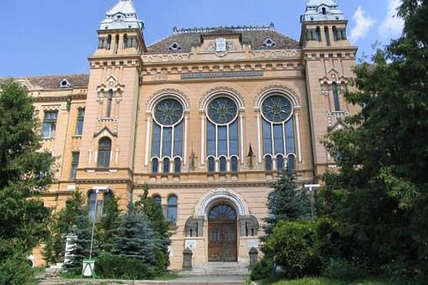 Korszerűsítik a csíkszeredai Márton Áron Gimnázium épületét 