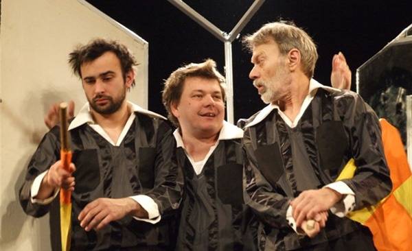 Útvesztőben, torz tárgyak közt: Egressy-bemutató a Kézdivásárhelyen