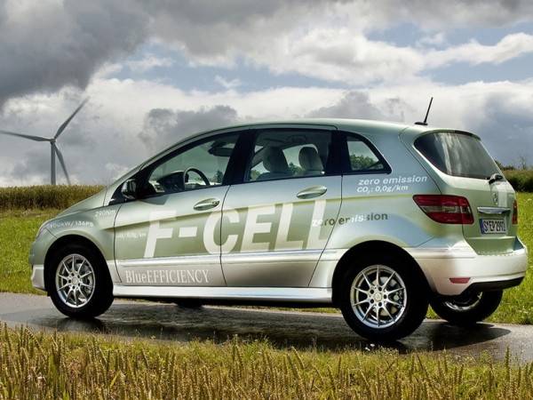 Próbaúton az üzemanyagcellás Mercedes F-Cell