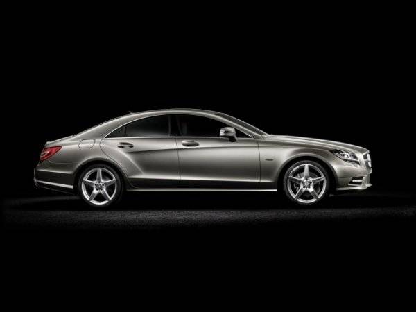 Ismét divatot teremtene a Mercedes CLS