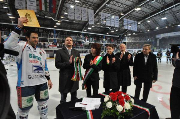 Eskütétel a jégen