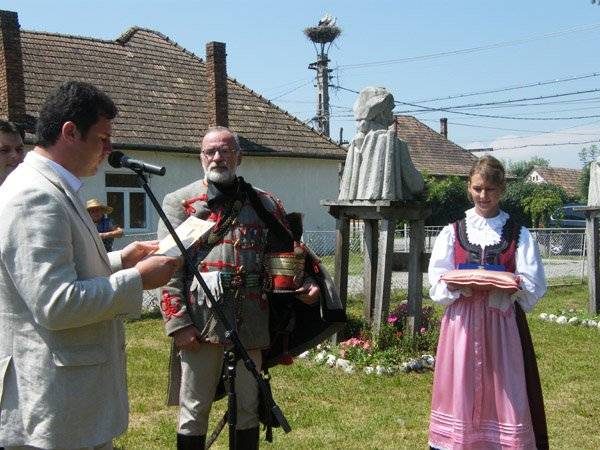 Újabb emlékművet avattak Marossárpatakon