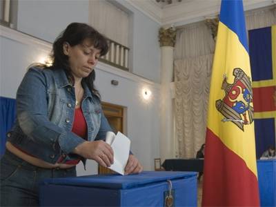 Incidensek közepette zajlik az előrehozott választás Moldovában