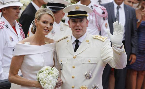 Örök hűséget fogadott II. Albert monacói herceg és Charlene Wittstock