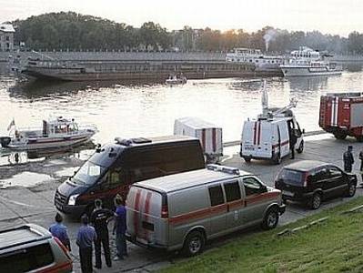 Tragédia Moszkvában: uszálynak ütközött egy sétahajó 