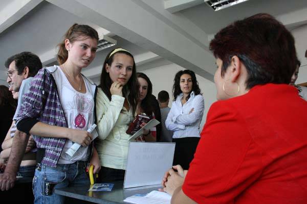 Fiatalok munka nélkül