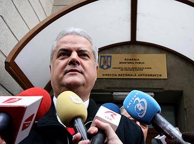 Vádat emeltek Adrian Năstase ellen 