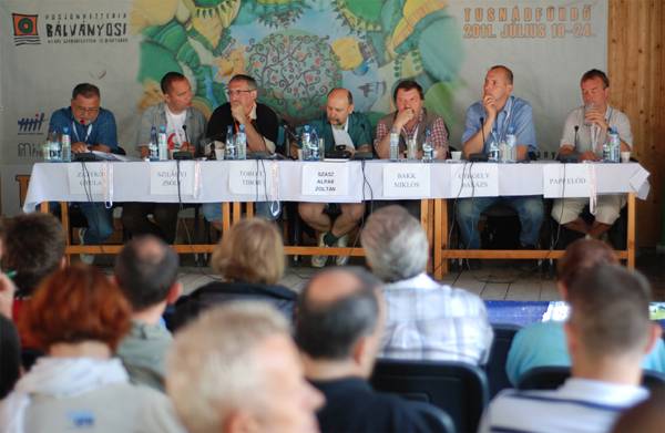 Tusványos: a bejegyzés előtt álló EMNP terveiről beszéltek az ideiglenes vezetőség tagjai 